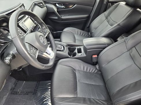 Used 2021 Nissan Rogue Sport SL w/ Premium Package image 12