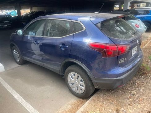 Used 2018 Nissan Rogue Sport S AWD/4WD image 2