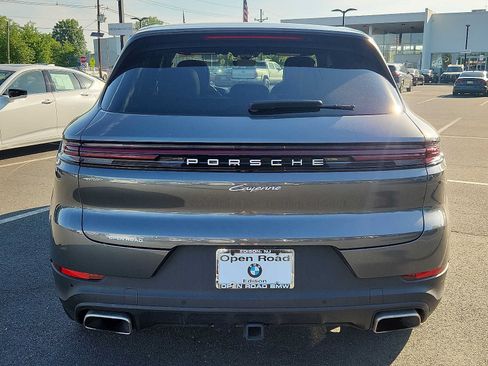 Used 2025 Porsche Cayenne E-Hybrid AWD/4WD image 5
