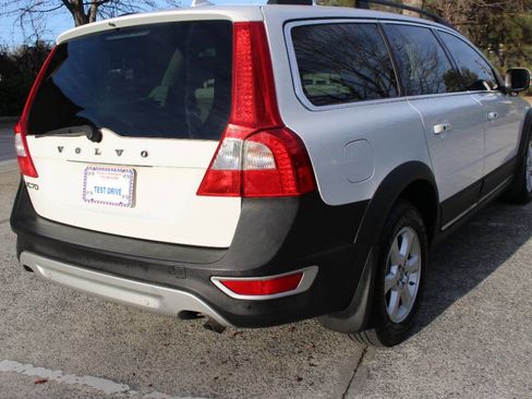 Used 2013 Volvo XC70 3.2 image 9