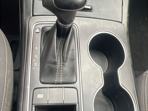 Used 2018 Kia Sorento LX image 19