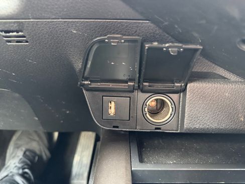 Used 2024 Toyota Camry SE image 22