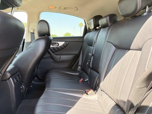 Used 2017 INFINITI QX70 AWD image 19
