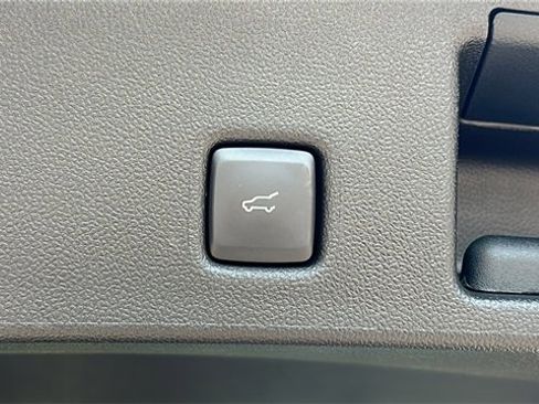 New 2025 Ford Escape SE image 19