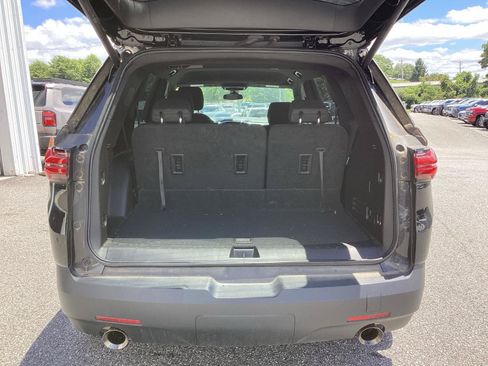 Used 2023 Chevrolet Traverse LT FWD image 5