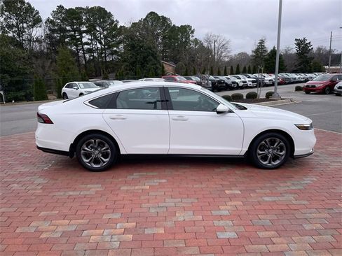 Certified 2023 Honda Accord EX image 37