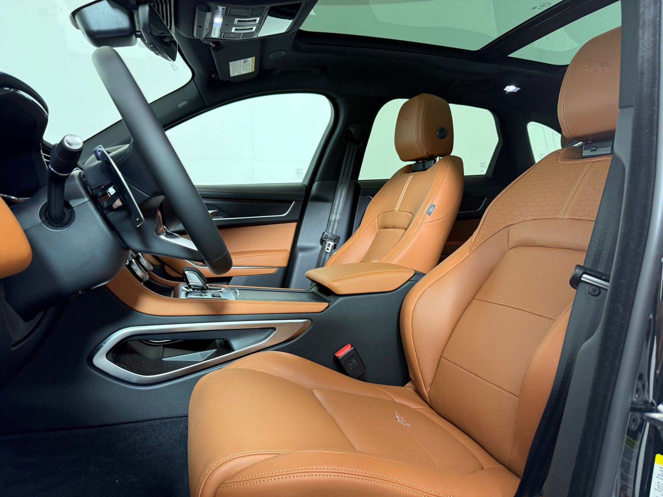 New 2026 Jaguar F-PACE R-Dynamic S AWD/4WD image 26
