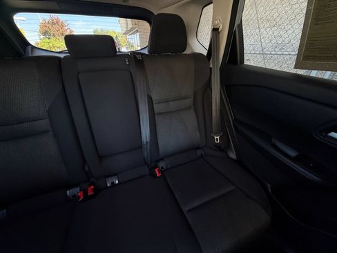 Used 2025 Nissan Rogue SV FWD image 33