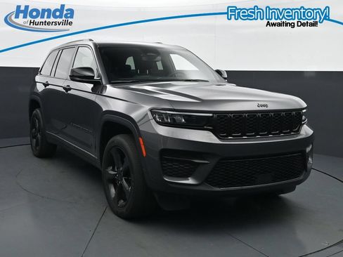 Used 2023 Jeep Grand Cherokee Altitude AWD/4WD image 1
