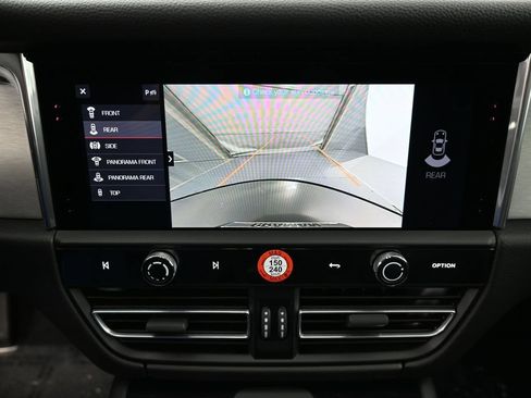 Certified 2026 Porsche Macan AWD/4WD image 20
