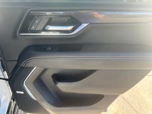 Used 2025 GMC Yukon Elevation AWD/4WD image 27