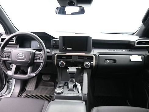 Used 2026 Toyota Tacoma SR AWD/4WD image 24