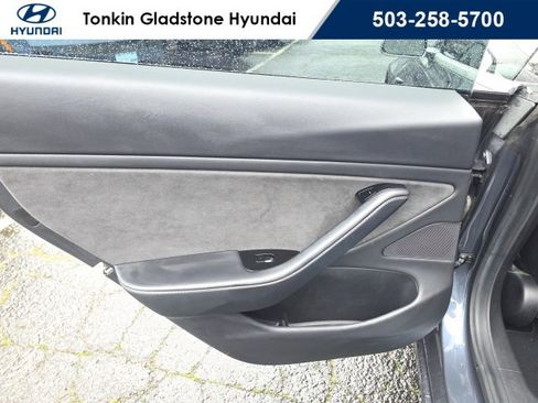Used 2020 Tesla Model 3 Performance image 23