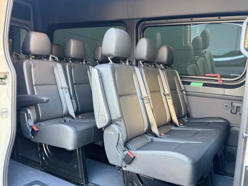 Used 2024 Mercedes-Benz Sprinter 2500 image 15
