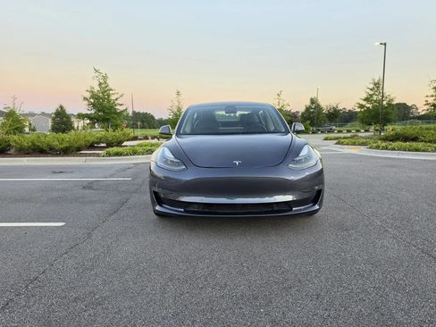 Used 2022 Tesla Model 3 RWD image 1