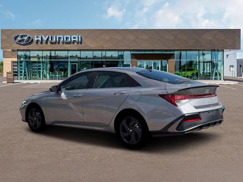 New 2026 Hyundai Elantra SEL Sport Premium FWD image 4