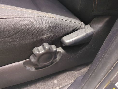 Used 2017 Toyota Tacoma SR5 w/ Tow Package RWD image 21