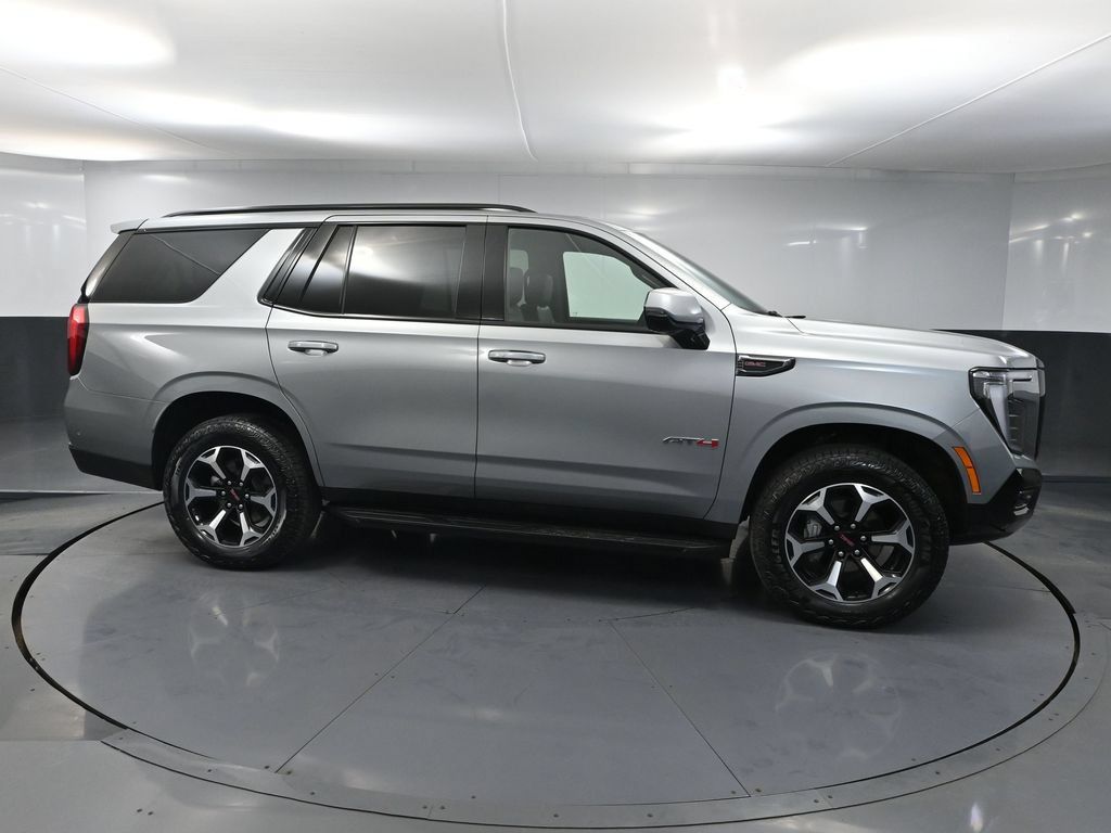 Used 2025 GMC Yukon AT4 AWD/4WD image 3