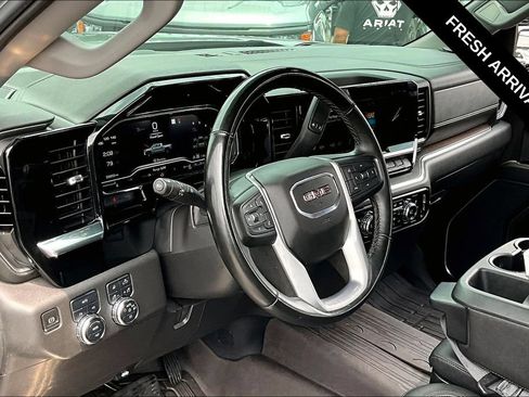 Used 2023 GMC Sierra 1500 SLT AWD/4WD image 5