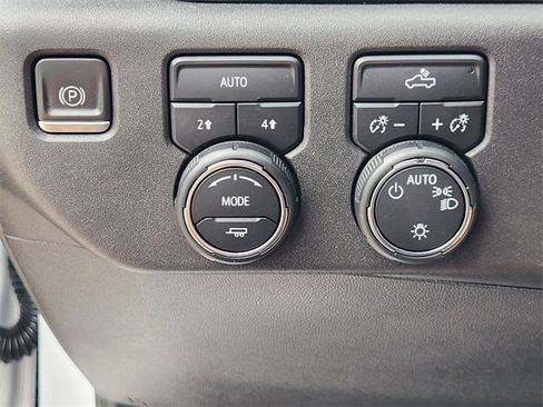 Used 2023 Chevrolet Silverado 1500 LT image 21