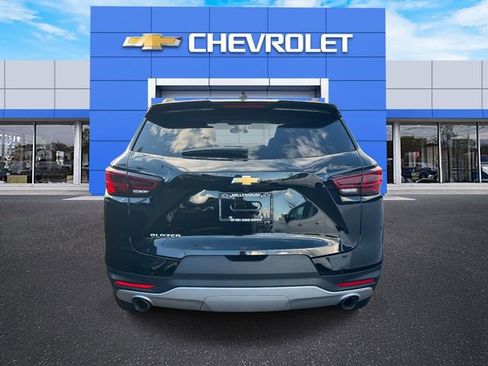 Certified 2025 Chevrolet Blazer LT FWD image 6