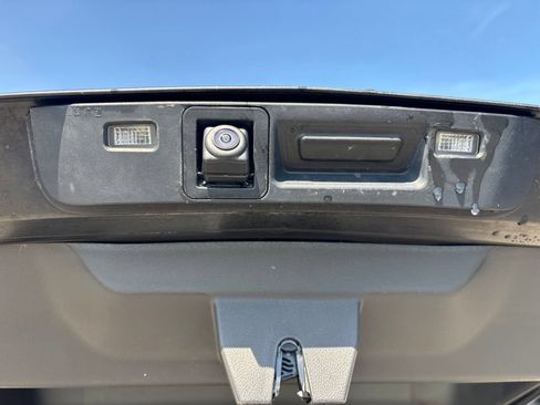 Used 2025 Chevrolet TrailBlazer LT AWD/4WD image 37