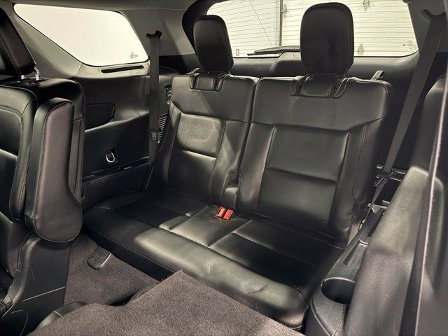 Used 2024 Ford Explorer XLT w/ Equipment Group 202A AWD/4WD image 28