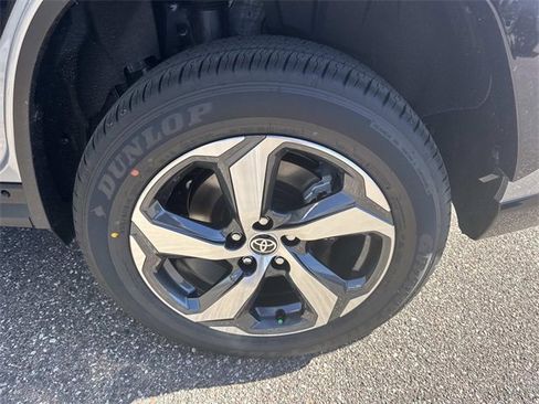 New 2025 Toyota RAV4 SE image 11