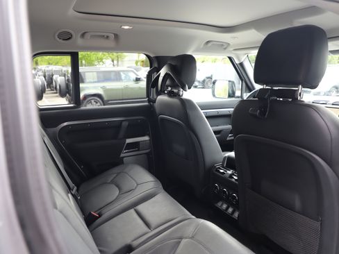 Certified 2023 Land Rover Defender 130 SE AWD/4WD image 11