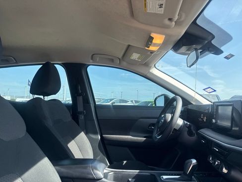 Used 2025 Nissan Kicks S AWD/4WD image 26