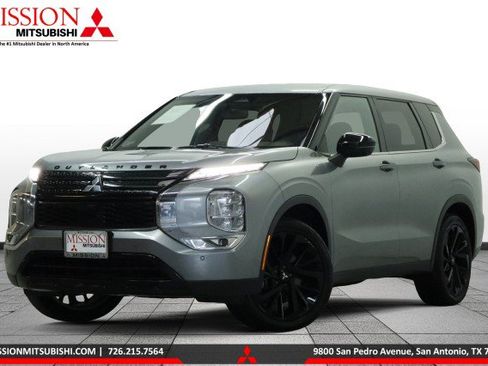 Used 2024 Mitsubishi Outlander SE FWD image 1