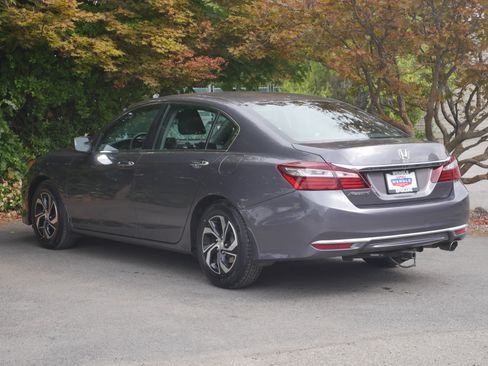 Used 2016 Honda Accord LX image 17