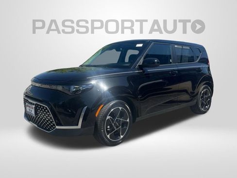 Used 2025 Kia Soul EX FWD image 1