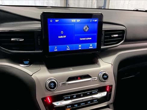 Certified 2023 Ford Explorer XLT w/ Equipment Group 202A image 6