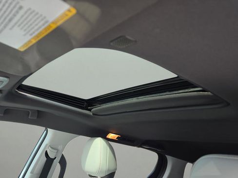 Used 2021 Toyota Sienna XSE image 13