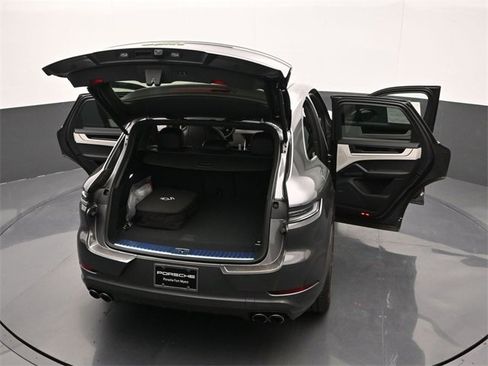 New 2026 Porsche Cayenne S image 31