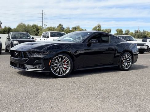 Used 2025 Ford Mustang GT Premium image 2