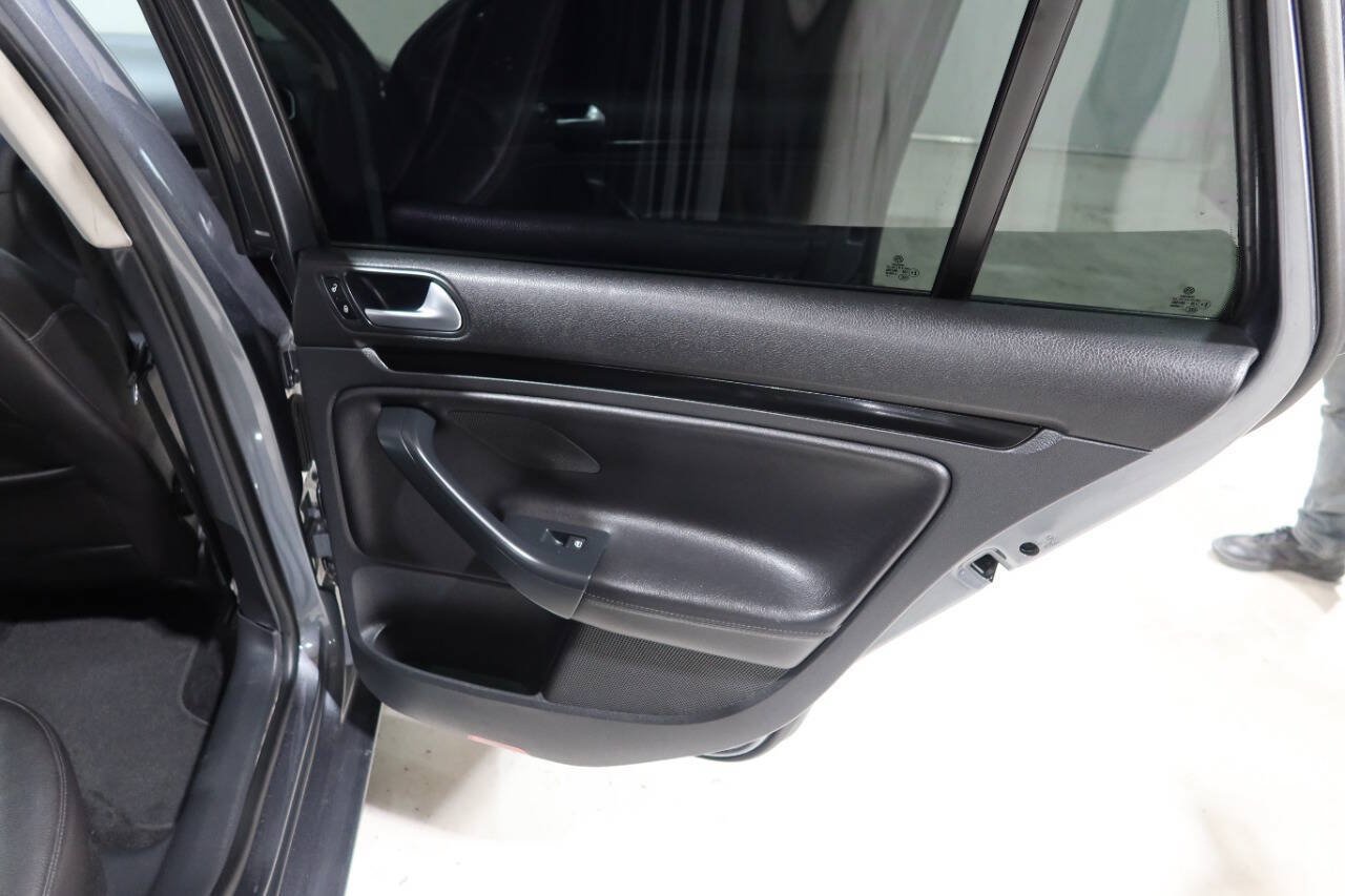 Used 2013 Volkswagen Jetta TDI FWD image 29