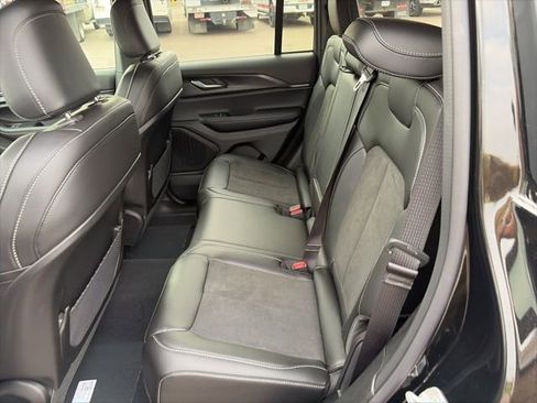 New 2025 Jeep Grand Cherokee Laredo image 22