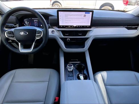 Certified 2025 Ford Explorer Active w/ Active Comfort Package image 16