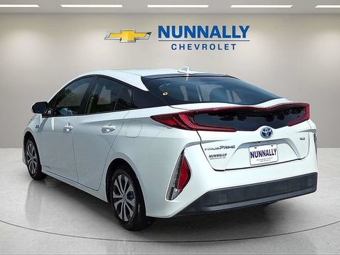 Used 2022 Toyota Prius Prime XLE FWD image 3