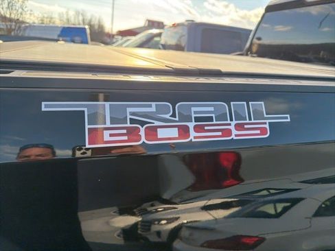 Used 2019 Chevrolet Silverado 1500 Custom Trail Boss w/ Custom Convenience Package image 14