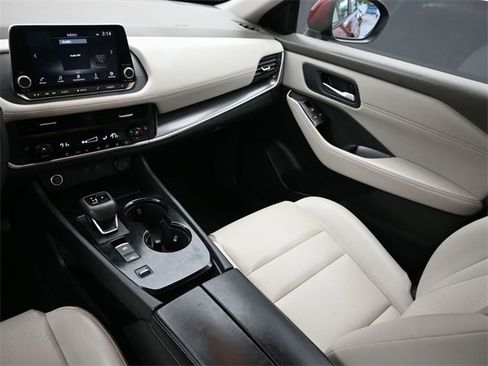 Used 2023 Nissan Rogue SV w/ SV Premium B Package image 13