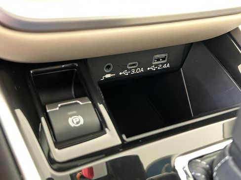 Certified 2025 Subaru Outback Limited AWD/4WD image 34