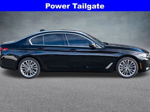 Used 2022 BMW 530i w/ Executive Package image 9