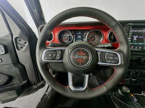 Used 2022 Jeep Gladiator Rubicon w/ LED Lighting Group AWD/4WD image 10
