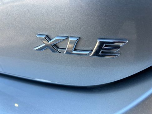 Used 2019 Toyota Camry XLE image 29