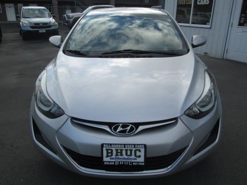 Used 2016 Hyundai Elantra SE image 2