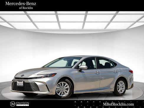 Used 2026 Toyota Camry LE w/ Convenience Package FWD image 1