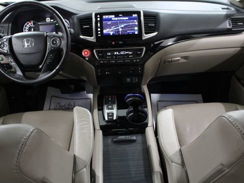 Used 2017 Honda Pilot Elite image 2